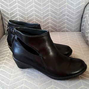 Dansko black booties SZ 39